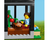 LEGO City 60398 Domek rodzinny i samochód elektryczny - 1144463 - zdjęcie 10